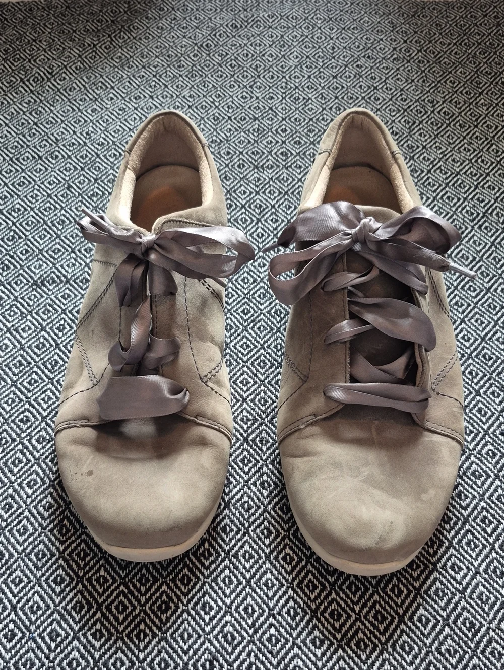 Vionic Lace Up Sneakers Size 9.5